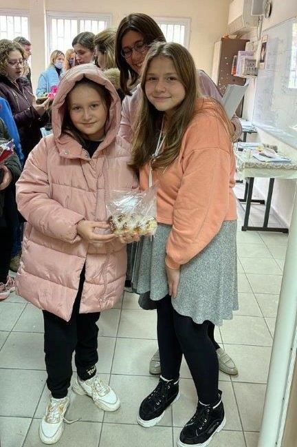 Shuvu Takes in Ukrainian Refugee Children!